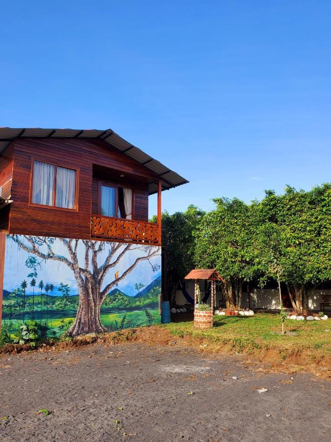 Casa Blanca Hortencia Sucua Exterior photo